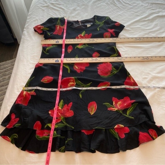 Hampton Dress Co Vintage Black Red Floral Short Slv Fit Flare Tier Ruffle SZ 10 - Picture 8 of 8